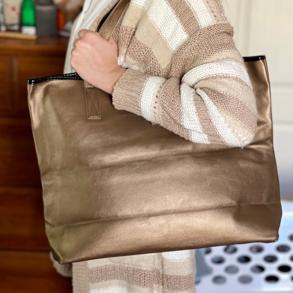 Guess reversible tote San Galgano - Picture 1 of 4